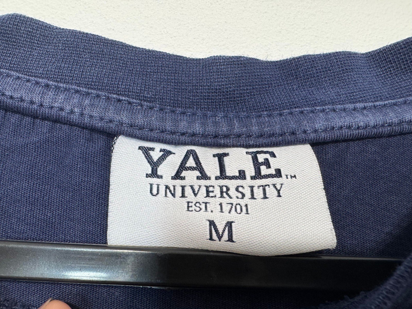 Yale University Navy Graphic T-Shirt Size M