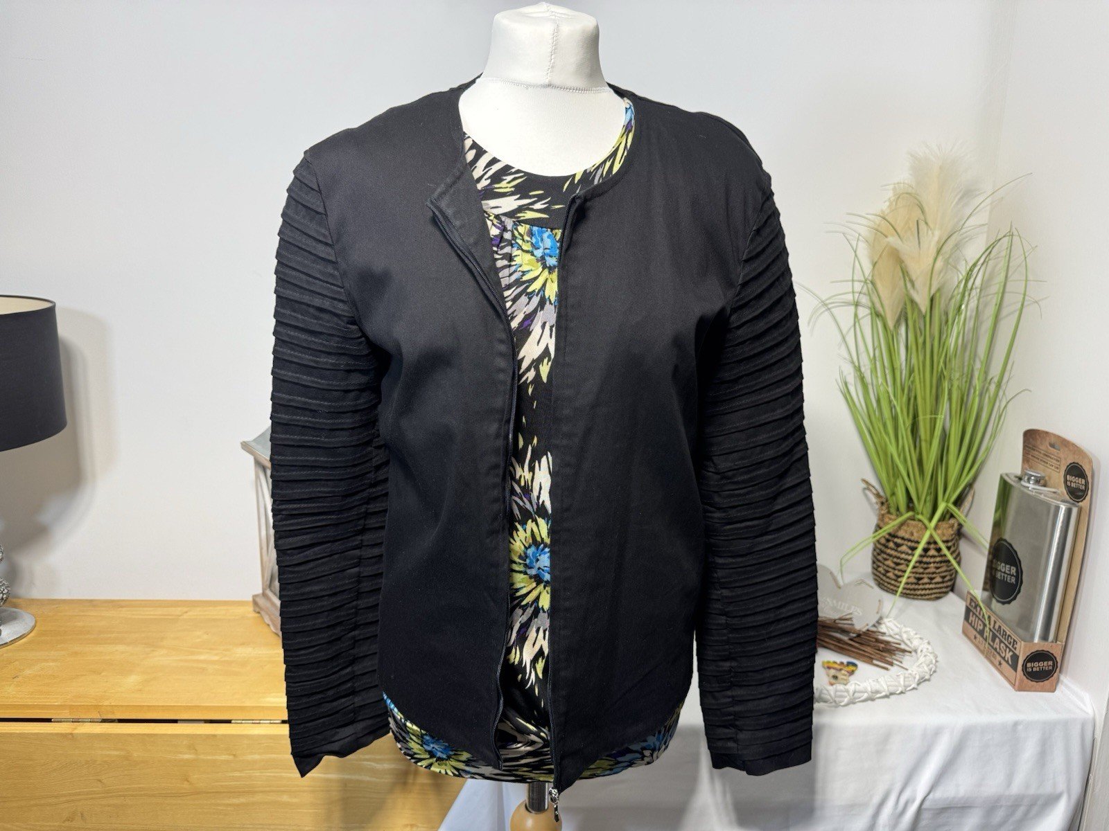 Black Pleated Sleeve Full Zip Collarless Lined Jacket Size 12-14