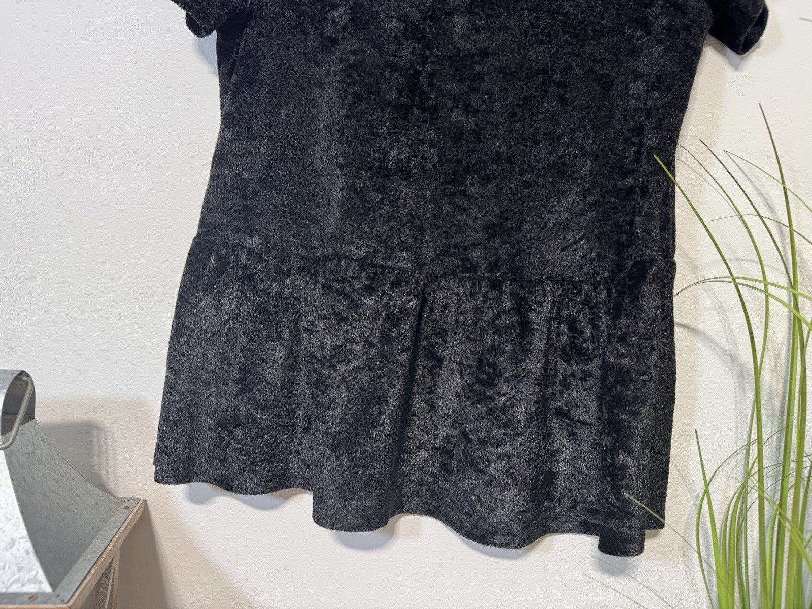Black Velour Short Sleeve Peplum Top Size 8