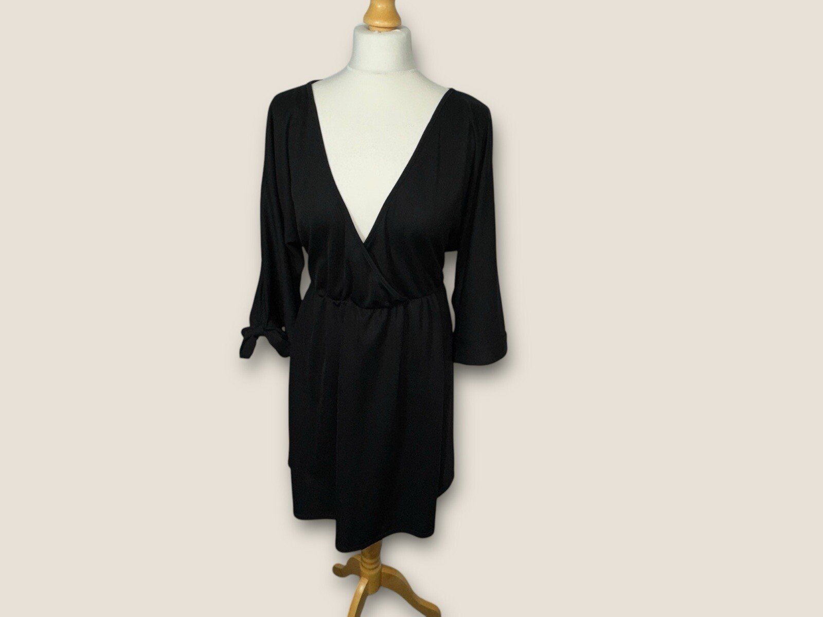 Boohoo V-neck Tunic Top Size 22