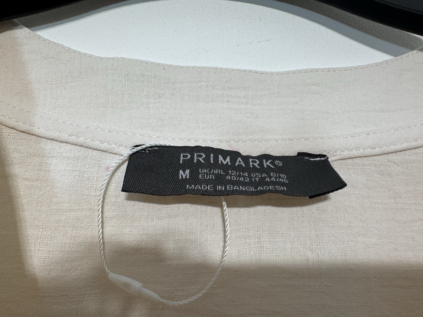 Cream Crinkle Short Raglan Sleeve V-Neck Blouse Size 12-14