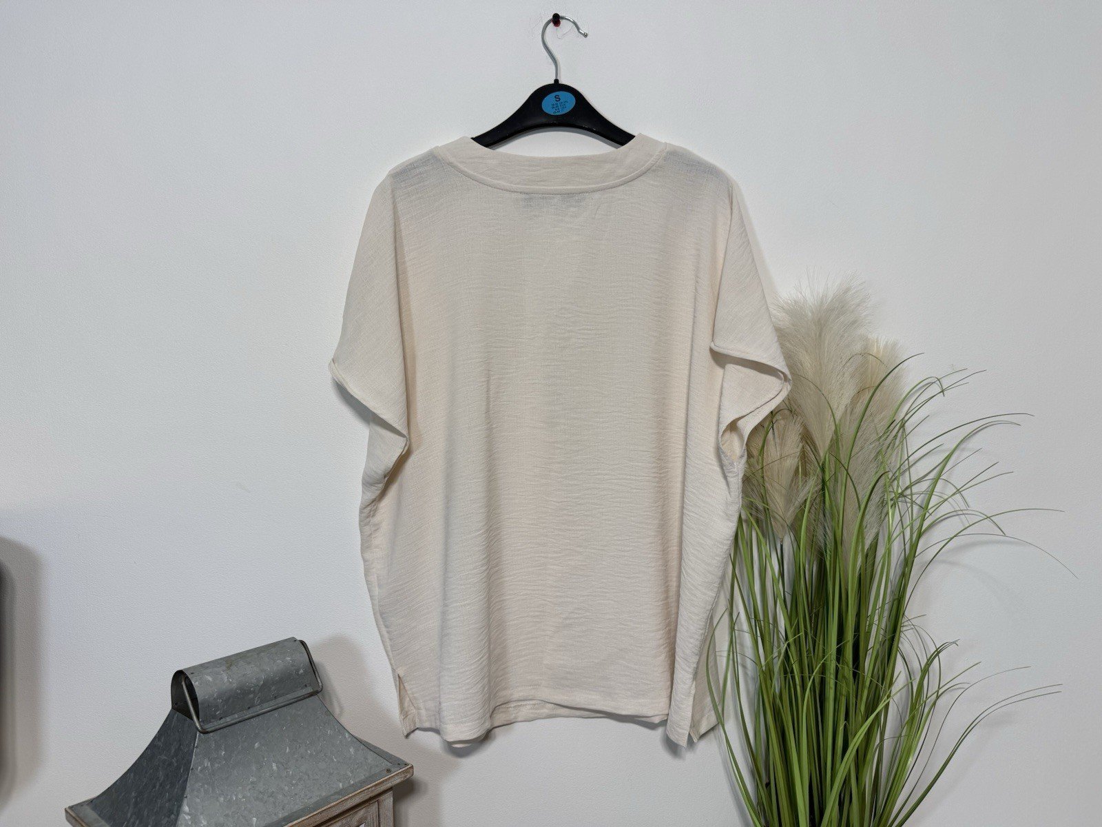 Cream Crinkle Short Raglan Sleeve V-Neck Blouse Size 12-14