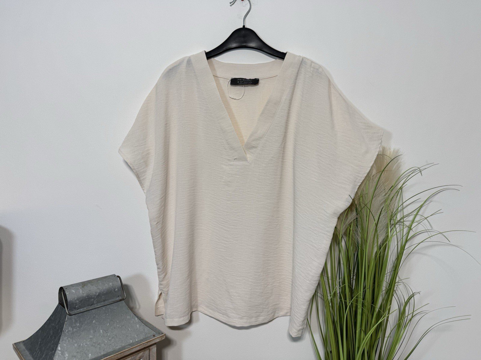 Cream Crinkle Short Raglan Sleeve V-Neck Blouse Size 12-14