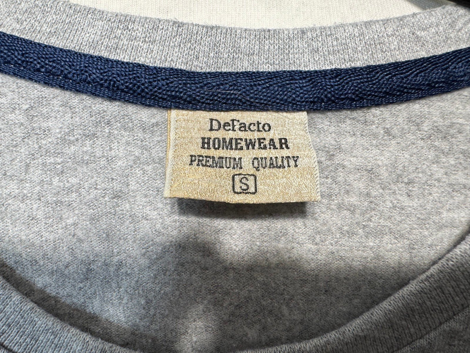 DEFACTO GREY LONG SLEEVE SLIM FIT SWEATSHIRT SIZE S