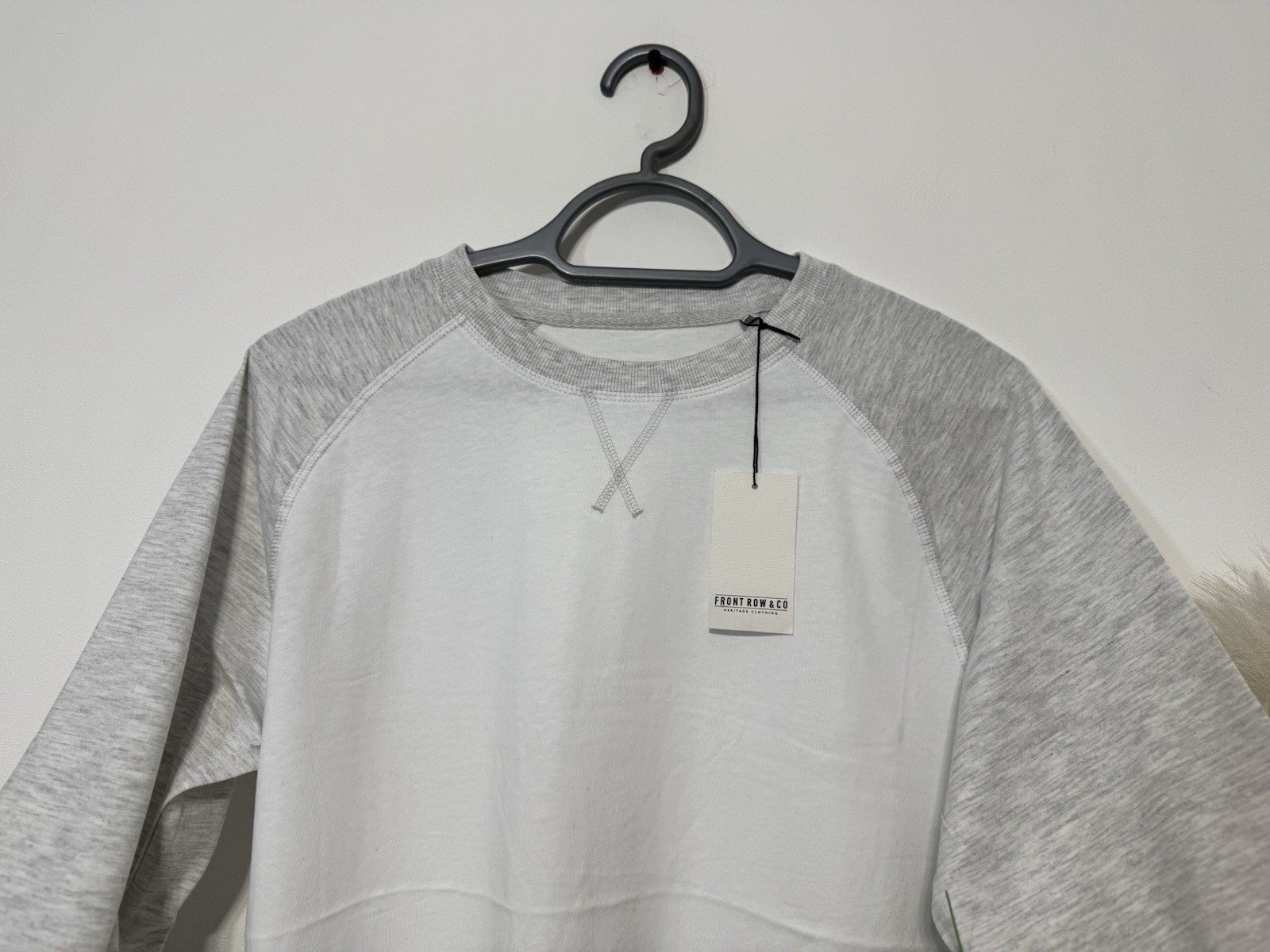 Front Row & Co White & Grey Contrast Sleeve Long Sleeve Top Size M