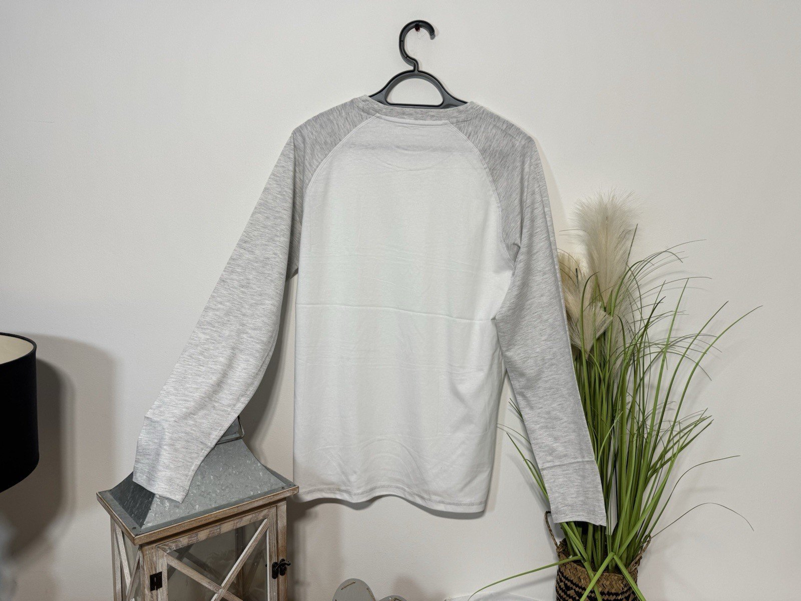 Front Row & Co White & Grey Contrast Sleeve Long Sleeve Top Size M