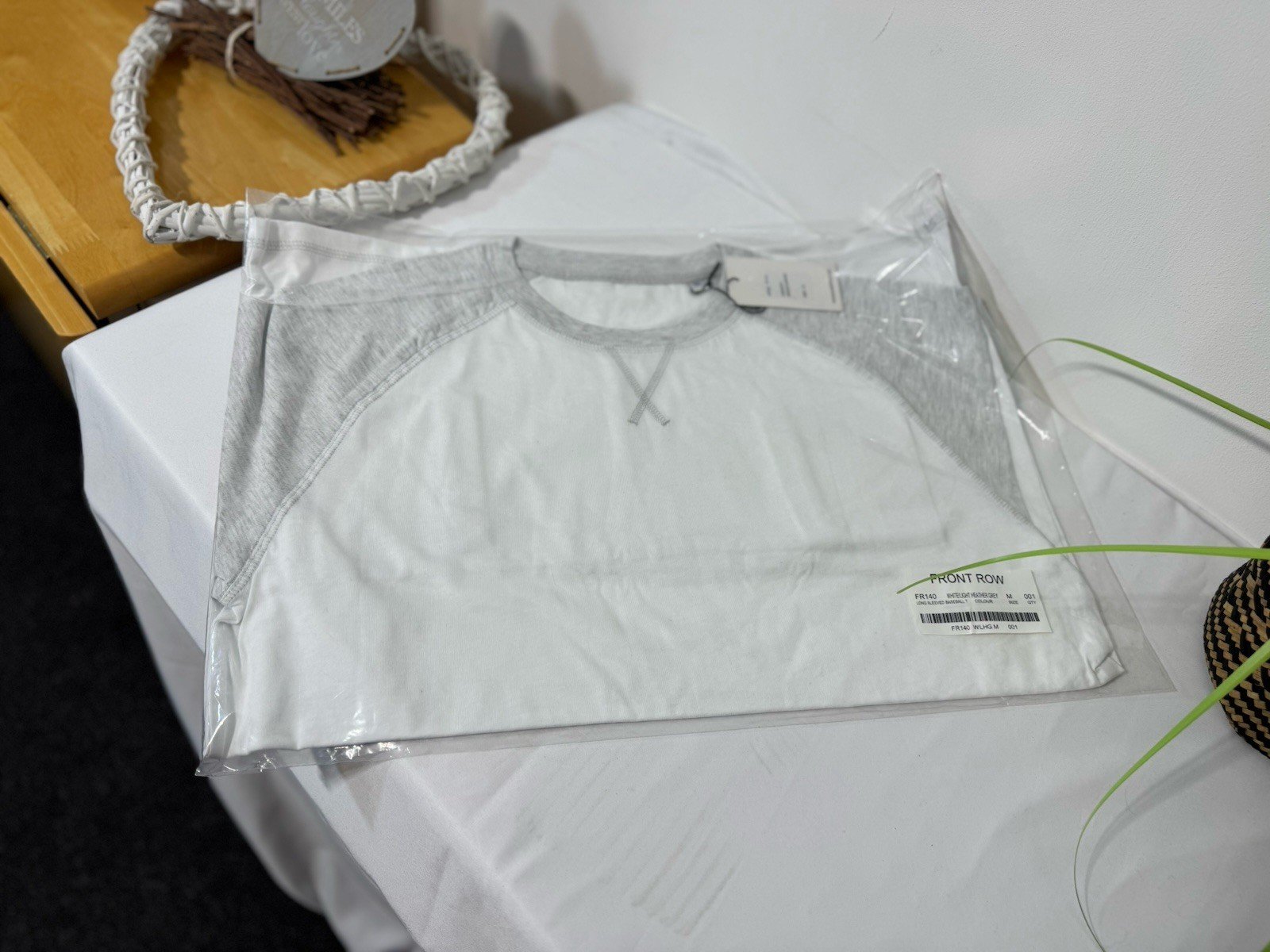 Front Row & Co White & Grey Contrast Sleeve Long Sleeve Top Size M