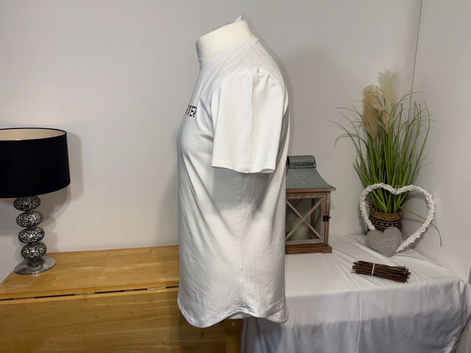 RISE WHITE GRAPHIC SLIM FIT SHORT SLEEVE T-SHIRT SIZE L