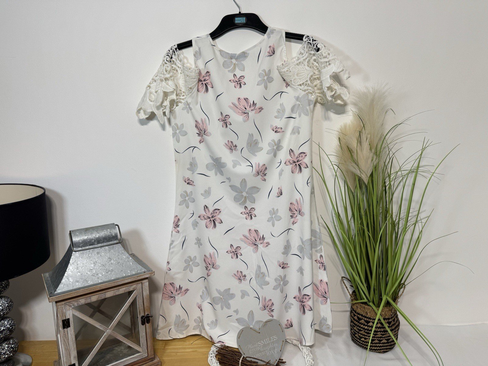White Floral A-line Drop Shoulder Dress Size S
