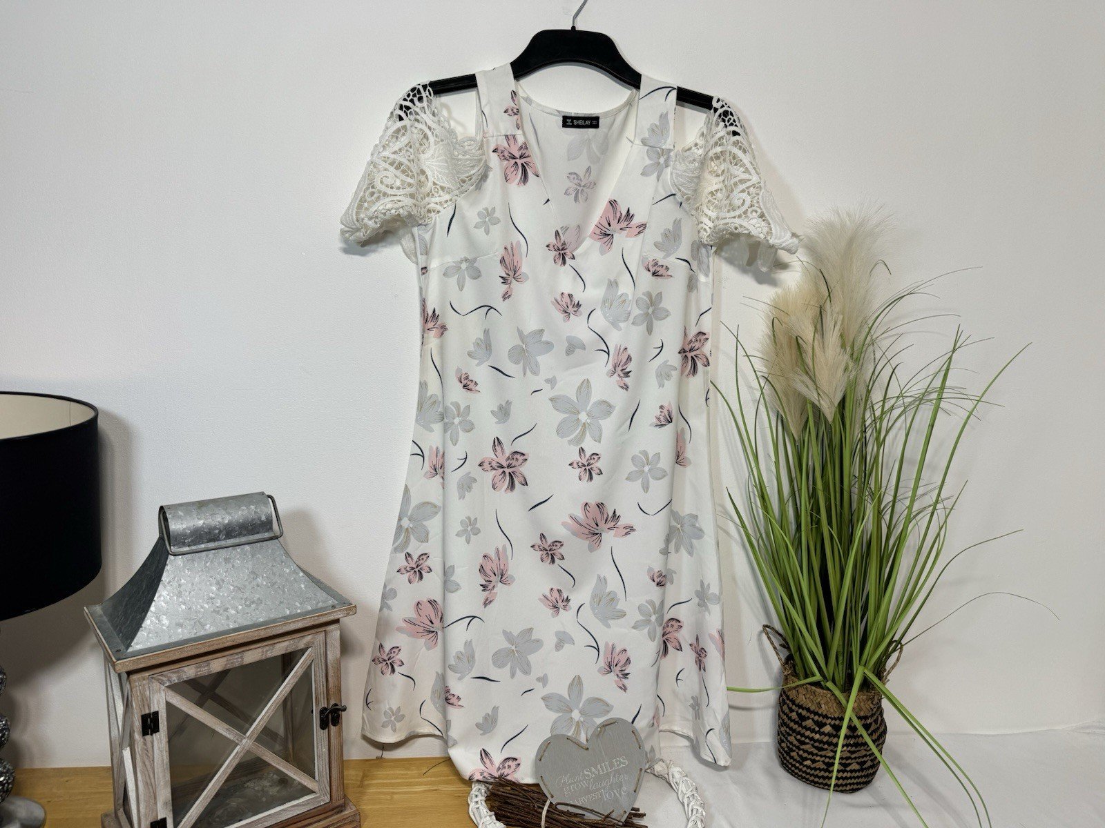White Floral A-line Drop Shoulder Dress Size S