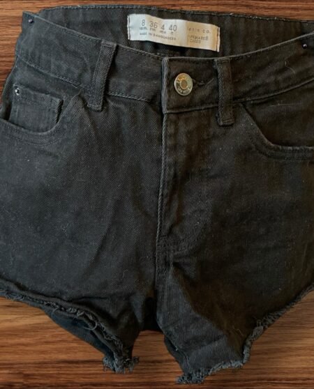 Black Denim Cut Off Shorts Front Rear Zip/ Button Close Pockets Size 8