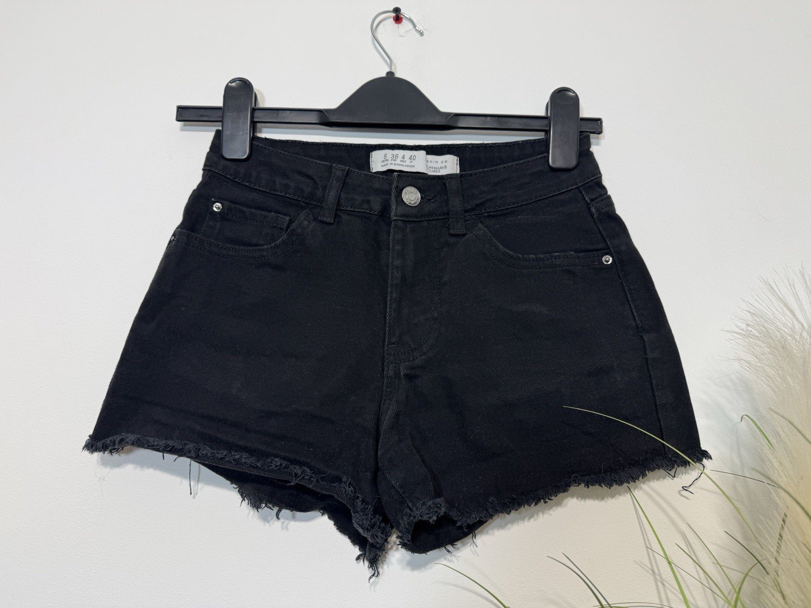 Black Raw Edge High Waisted Denim Shorts Size 8