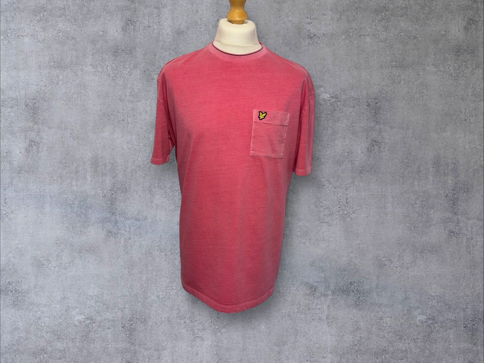 Lyle & Scott Pink Crew Neck Boxy Fit T Shirt With Motif Pocket Size M