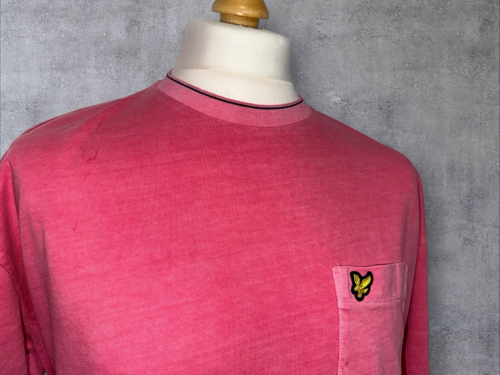 Lyle & Scott Pink Crew Neck Boxy Fit T Shirt With Motif Pocket Size M