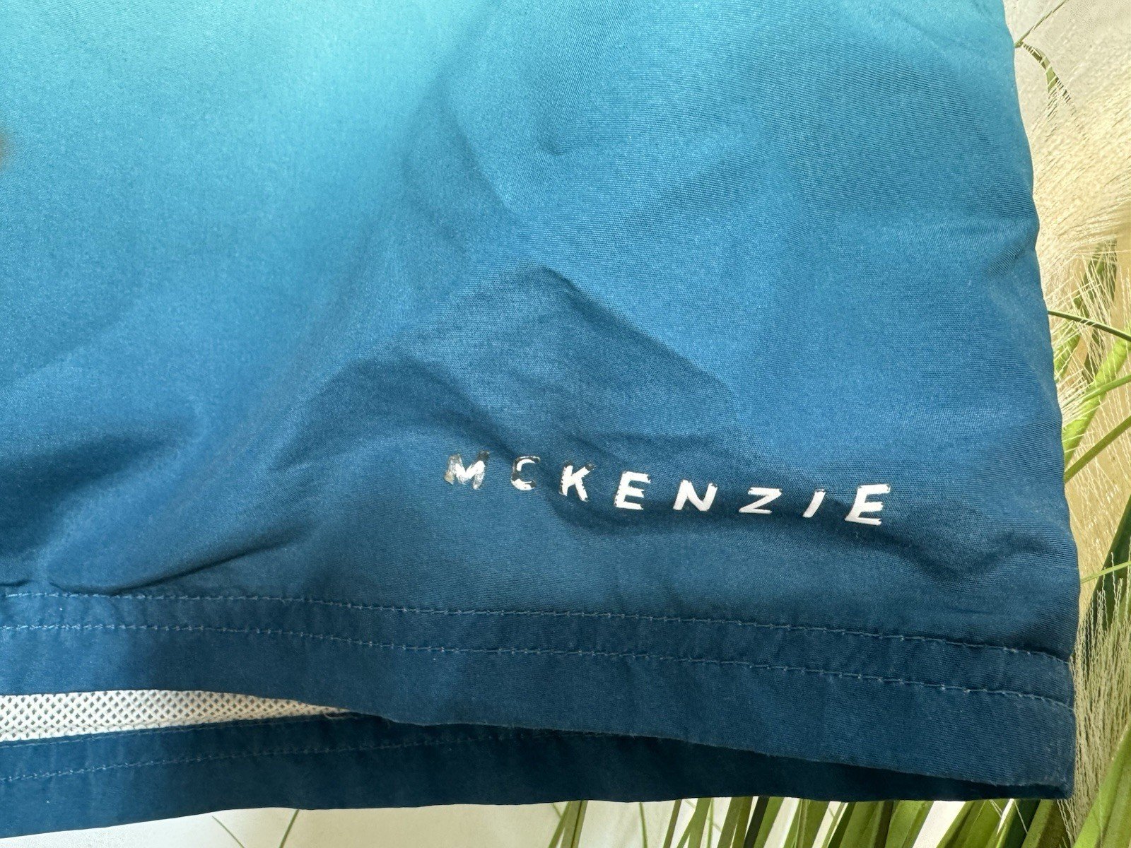 McKenzie Ombré Mesh Lined Swim Shorts Drawcord Waist Size XL
