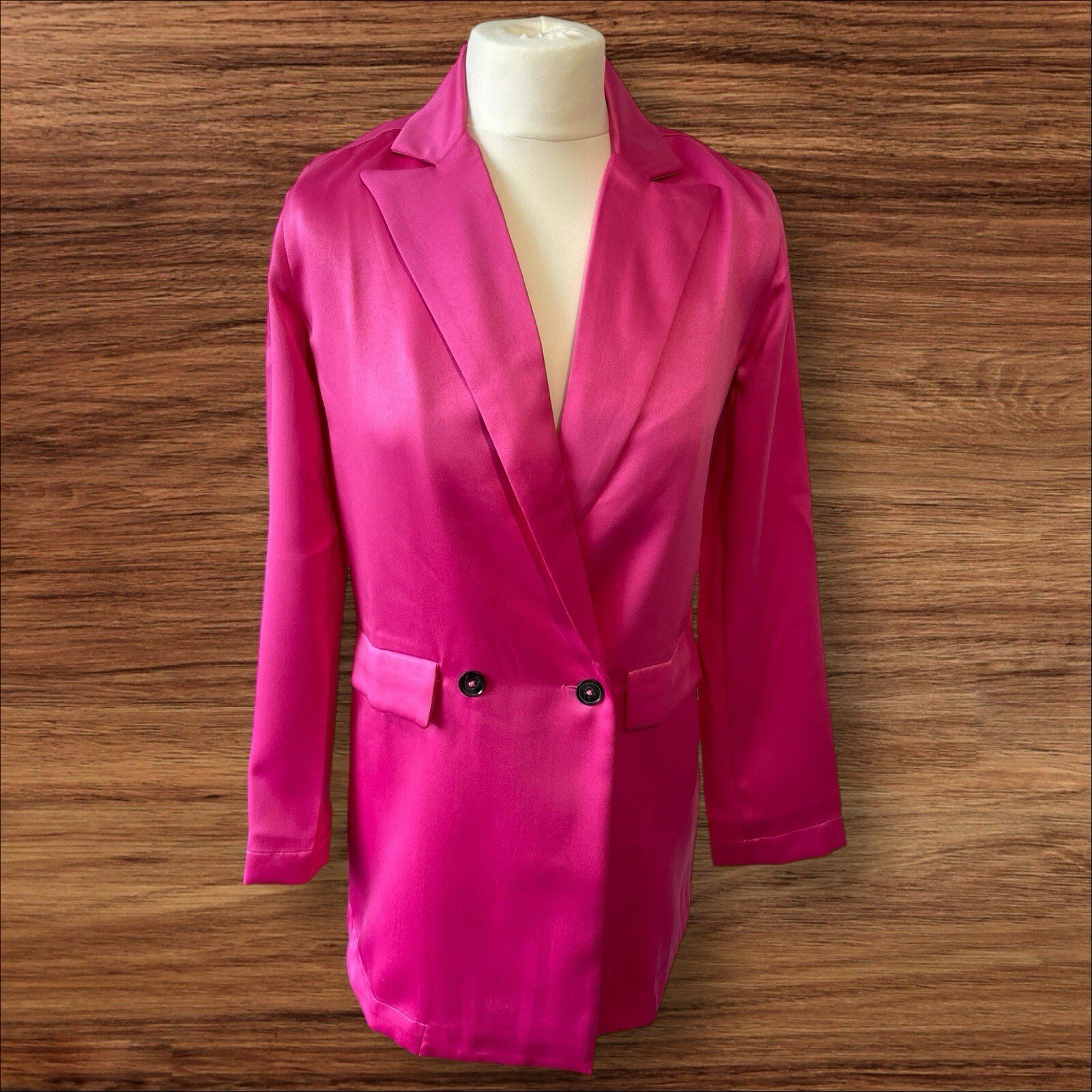NEW. Leonie Hanne Fushia Pink Double Breasted Long Blazer Size XXS