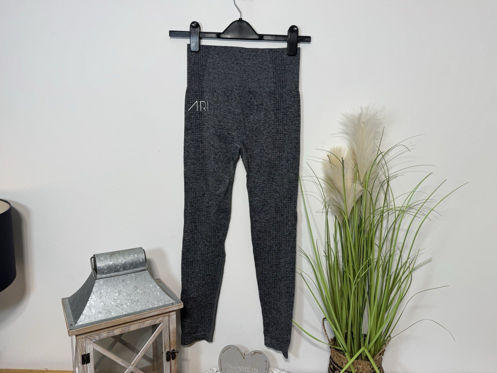 ARI Grey Graphic Gym Leggings Size S