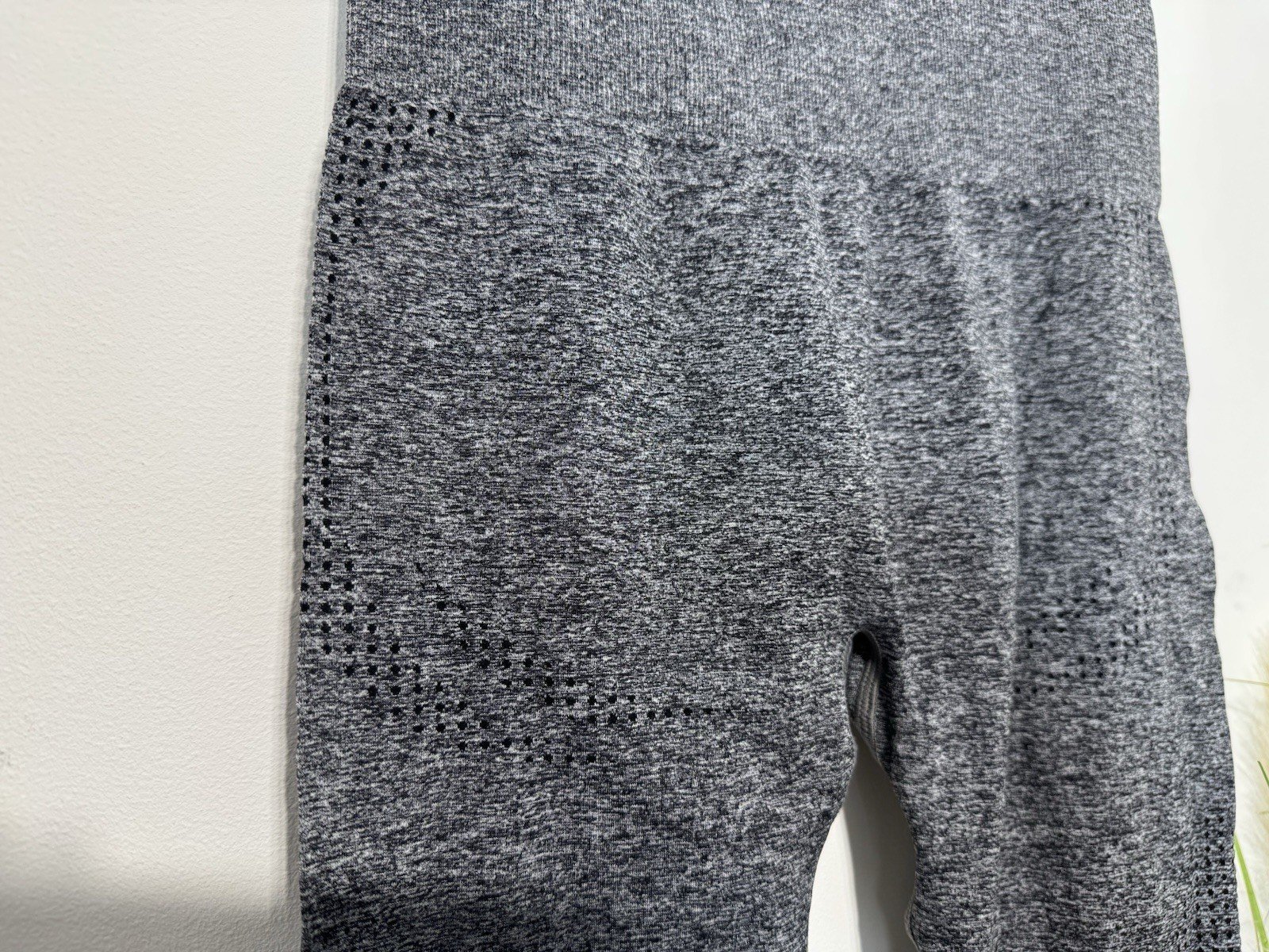 ARI Grey Graphic Gym Leggings Size S