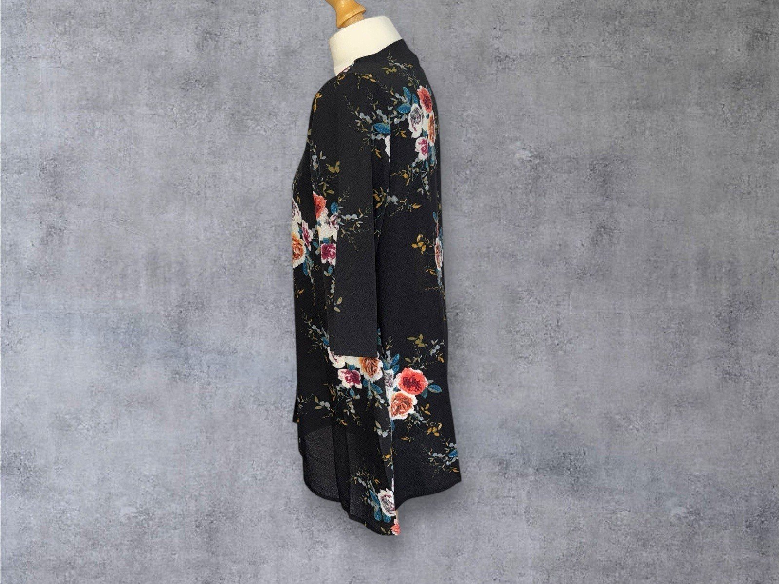 Kimono Beach Cover Up Black Floral Textured Fabric Size M