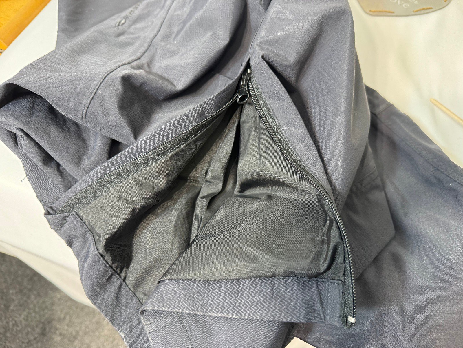 Mountainlife Black Waterproof & Lined Trousers Size L