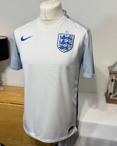 NIKE ENGLAND GRAPHIC FOOTBALL SHIRT S/M