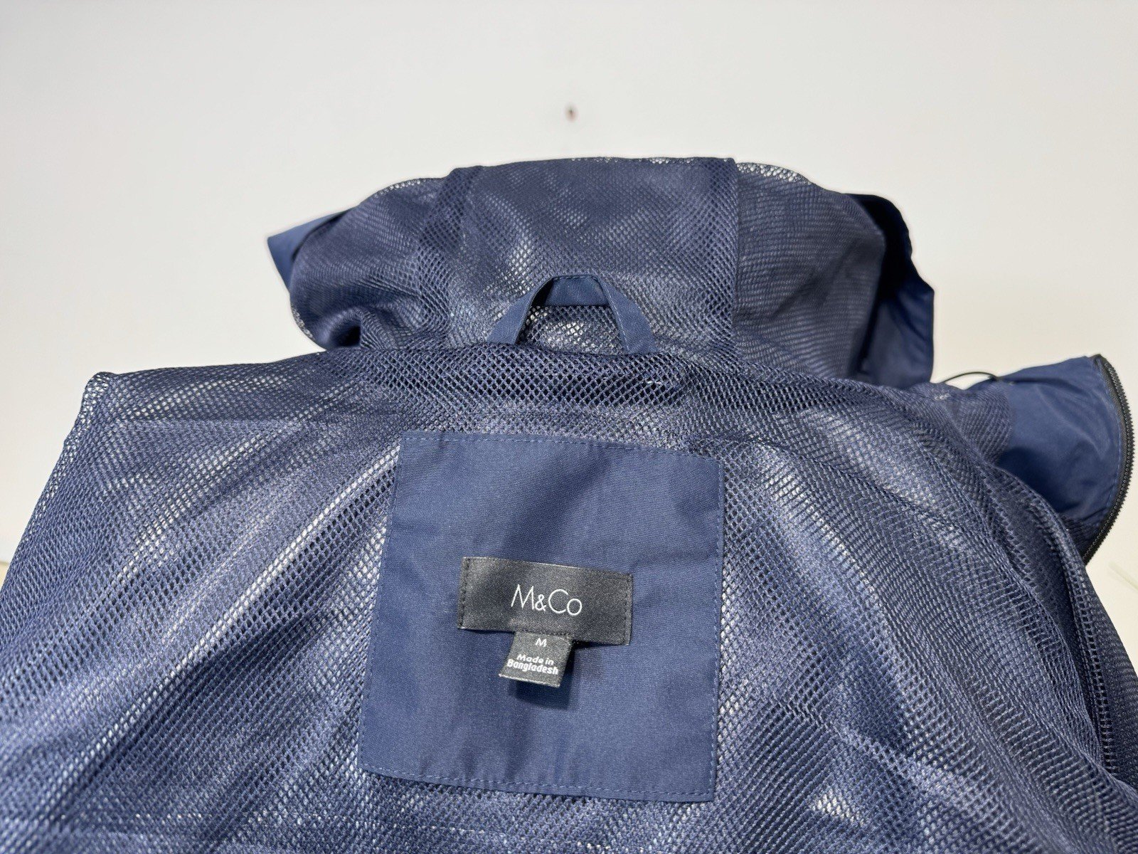 Navy Showerproof Mesh Lined Hooded Full Zip Jacket Size M