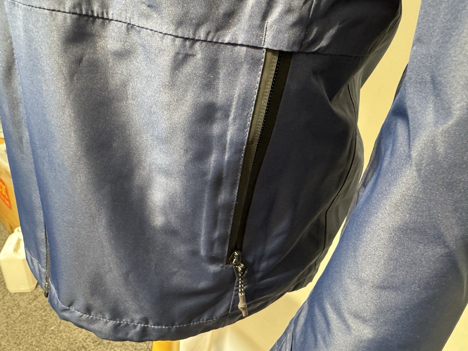 Navy Showerproof Mesh Lined Hooded Full Zip Jacket Size M