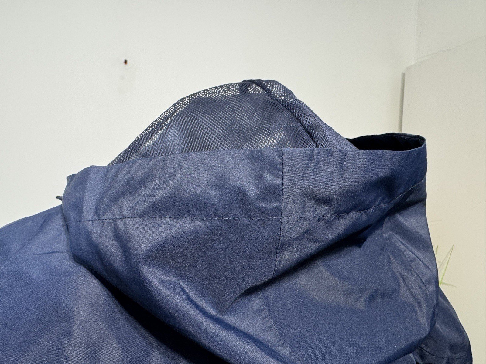 Navy Showerproof Mesh Lined Hooded Full Zip Jacket Size M