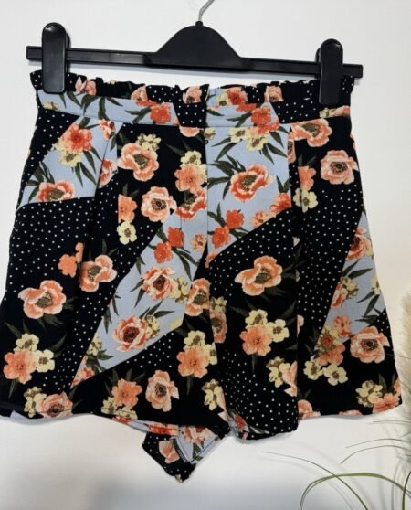 New Look Black Floral Design High Waisted Shorts Size S